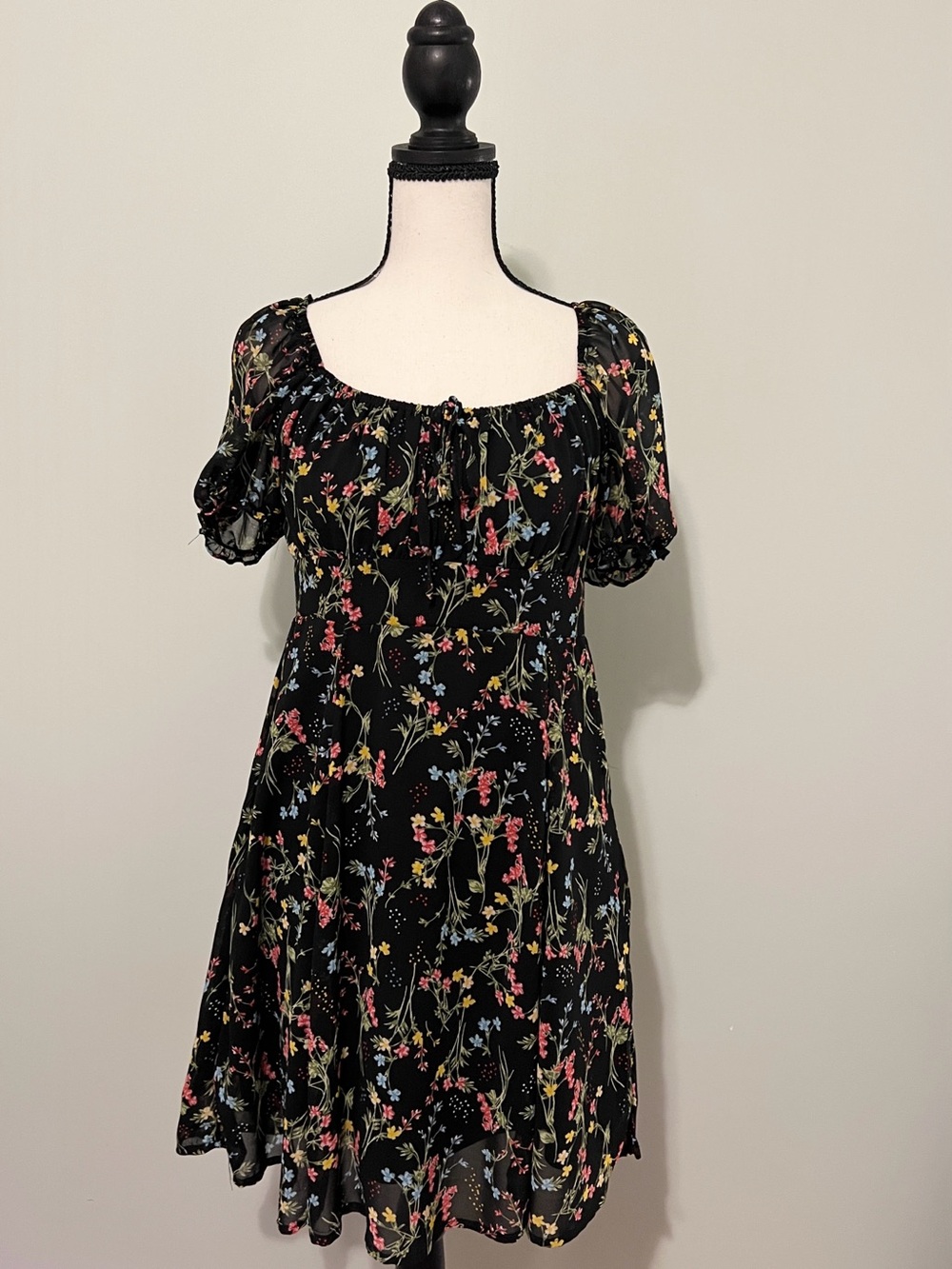 Francesca’s Black Cocktail Floral Square-Neck Short Sleeve Mini Dress Size S